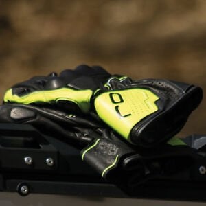 Oj Sleek Siyah/Sarı Korumalı Uzun Racıng Deri Eldiven (EN 13594 Sertifikalı)